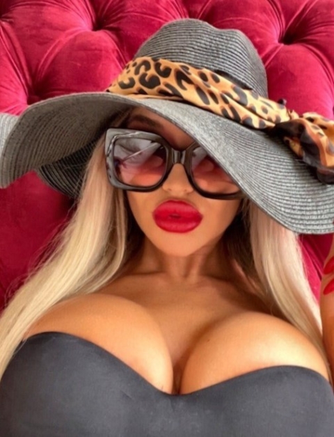 Путана Оксана - cекс и интим услуги у метро Парк Победы за 8000 р. час, телефон +7(981)758-59-09 - фото 2