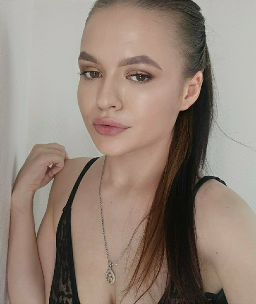 Проститутка Виола СПб у метро Волковская, телефон +7(981)758-59-09